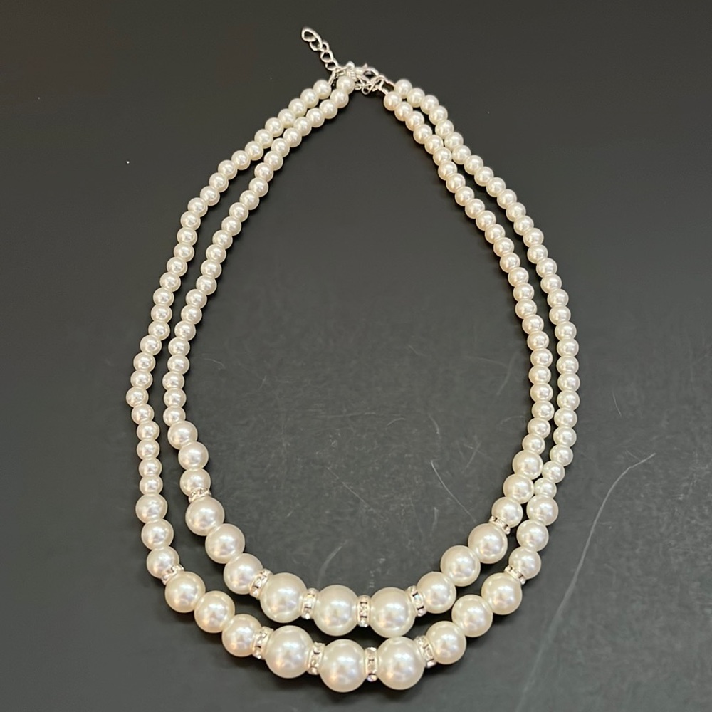 - Classic vintage style necklace, brand new.
